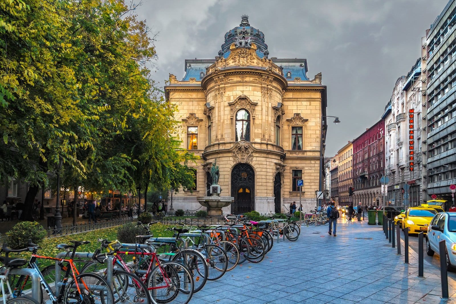 Ervin Szabó Central Library, Budapest Ervin Szabó Central Library, a grand library in Budapest housed in a former palace