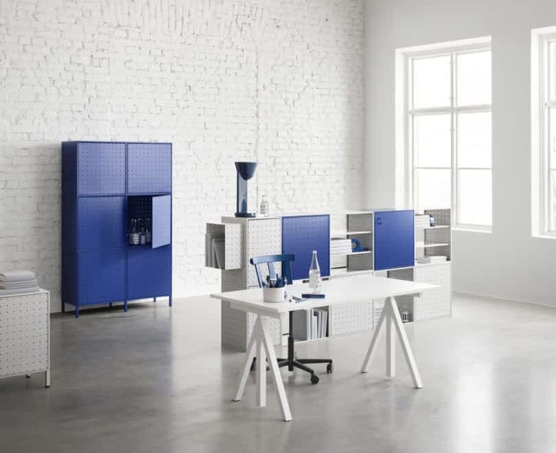 String Furniture’s Center Center Pieces Together Like LEGO Bricks for the Workspace