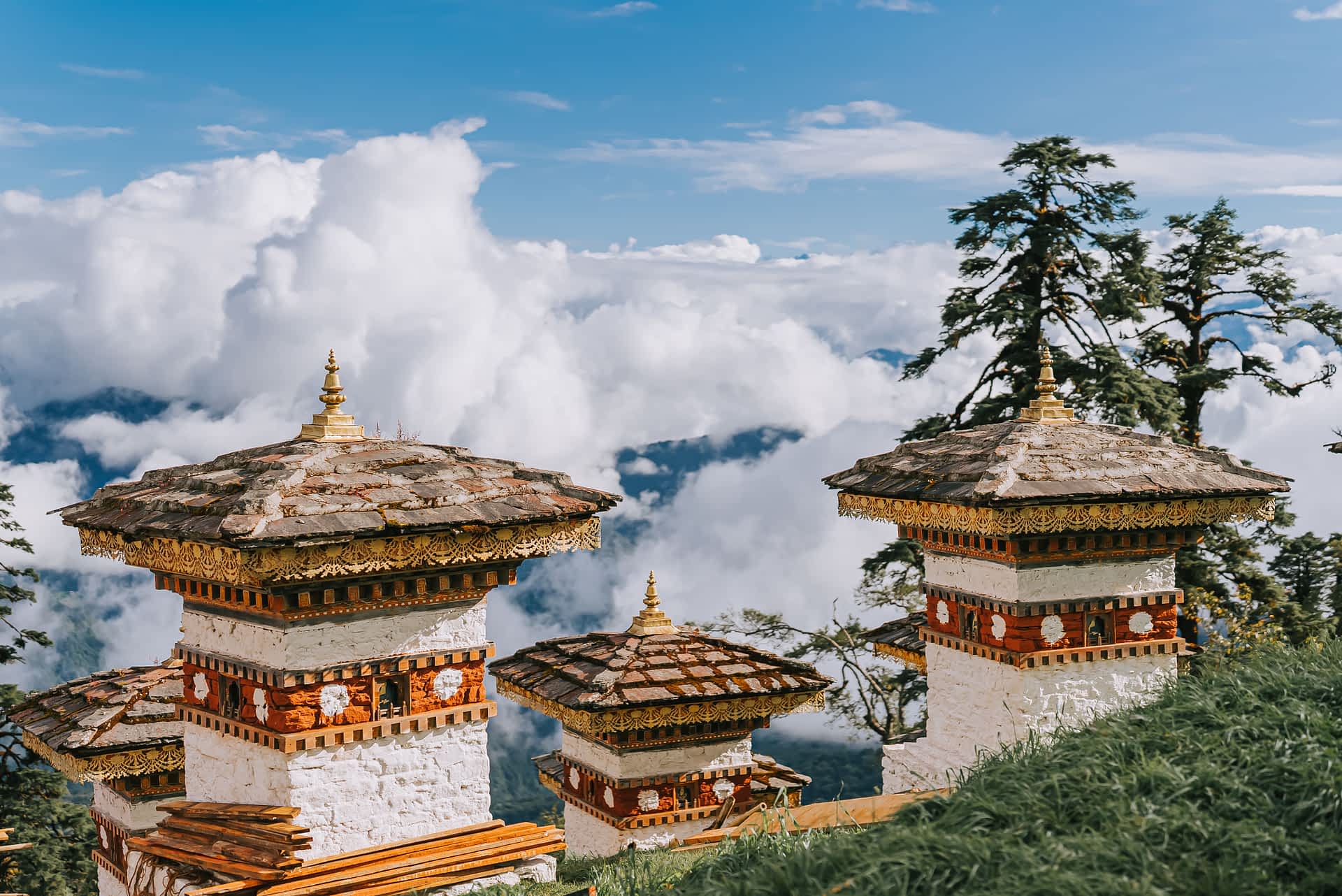 Dochu La Pass, Bhutan Druk Wangyal Khangzang Stupa with 108 chortens, Dochu La Pass, Bhutan